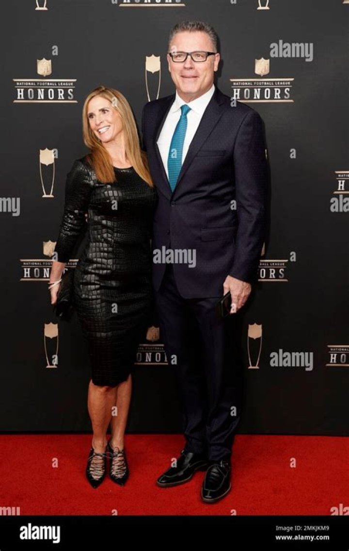 Howie Long Wife, Sounds, Family, Age, Height, Biography |